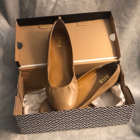 Size 8 Ana Tan Ballet Style Flats - Picture 1 of 8